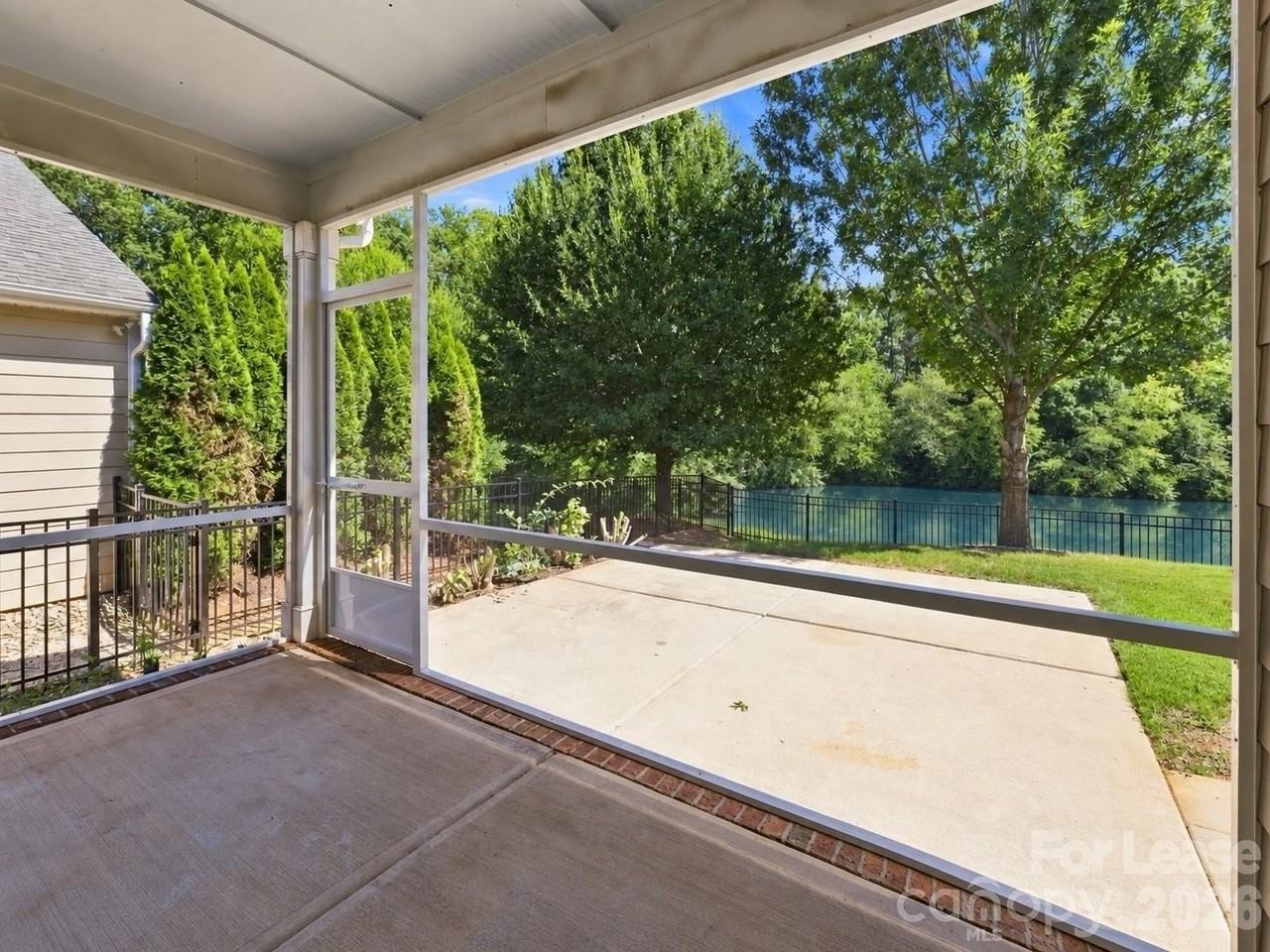 605 Gardenbrook Trl - Photo 4 of 40