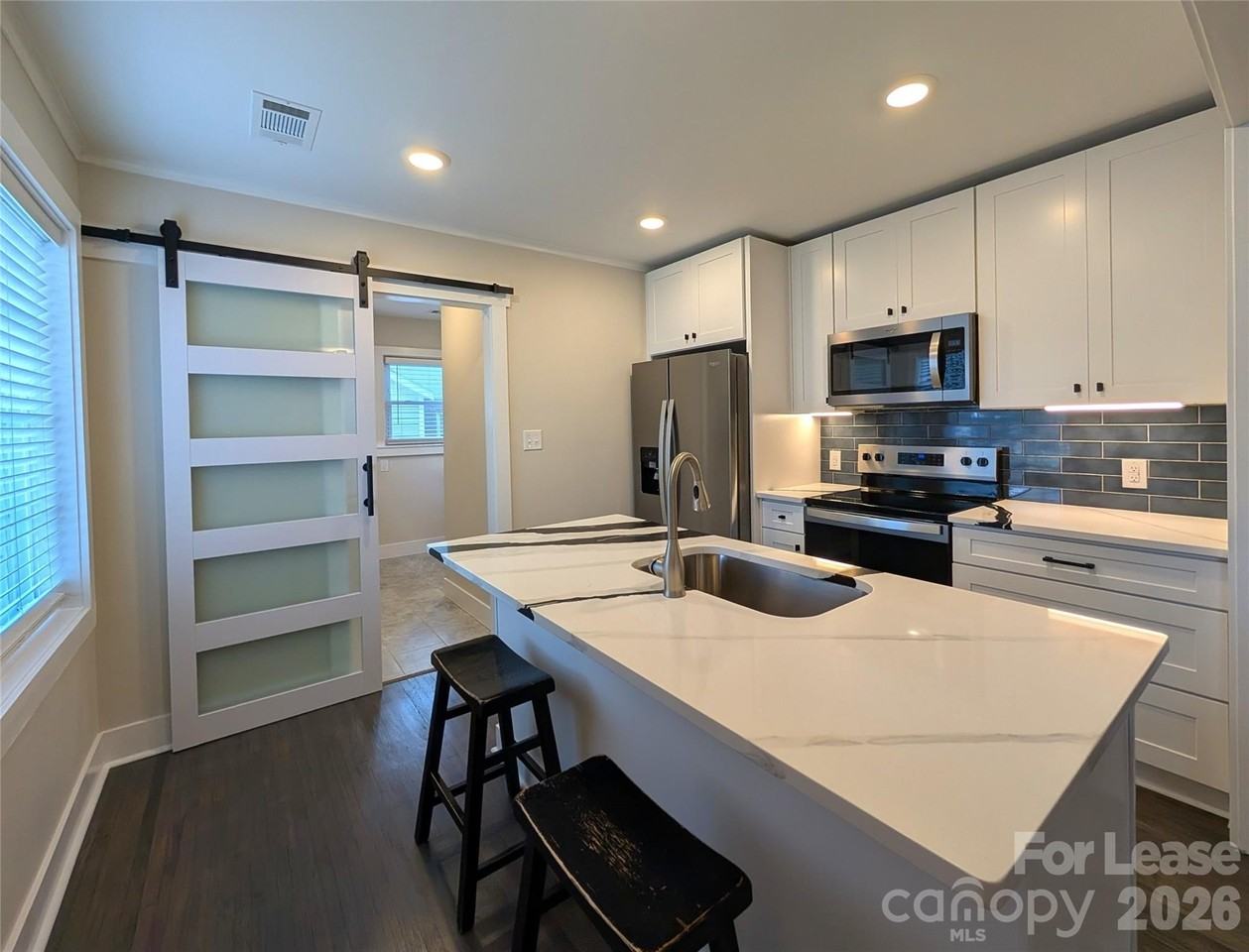 2445 Morton St - Photo 3 of 20