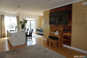 featured image of 127 Brentwood Cir #127