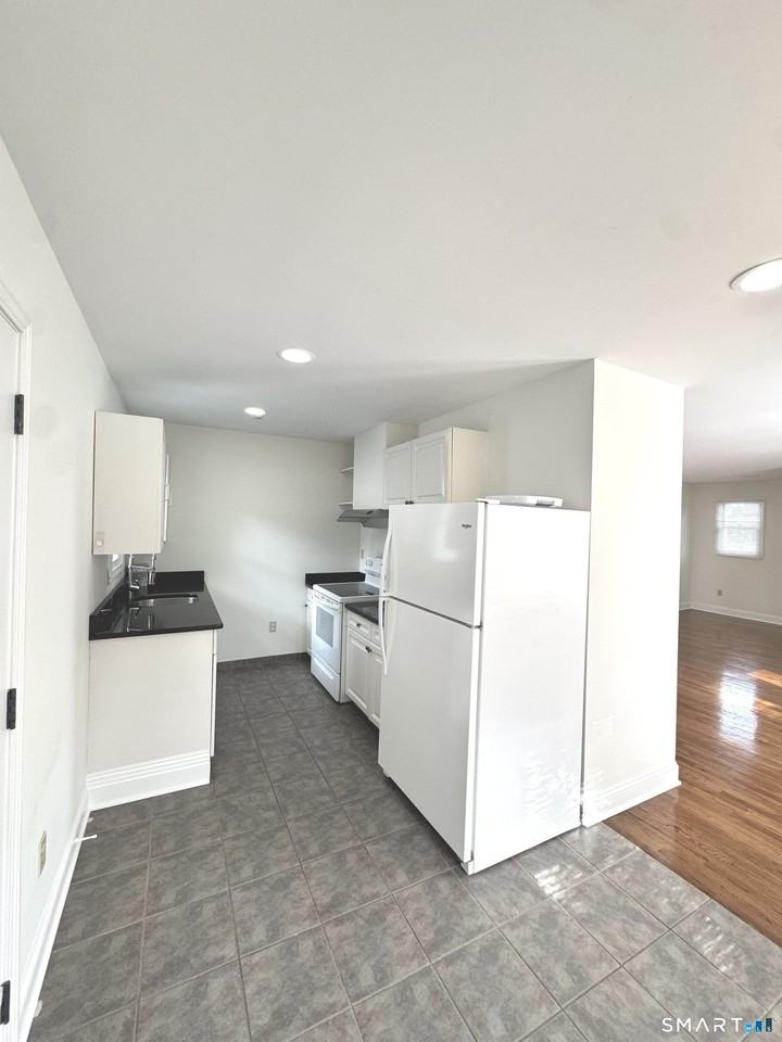 93 New Canaan Ave #1A - Photo 2 of 15