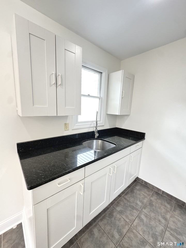 93 New Canaan Ave #1A - Photo 4 of 15