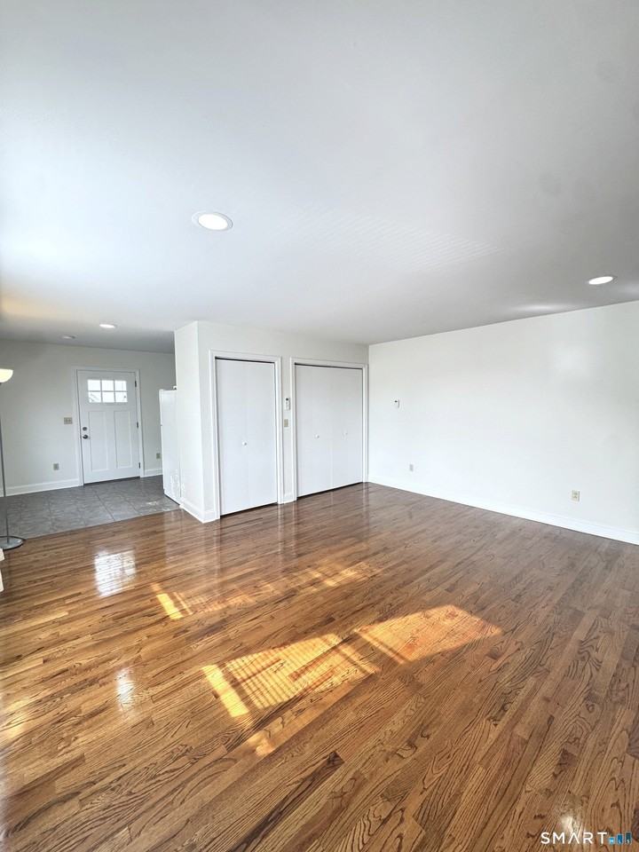 93 New Canaan Ave #1A - Photo 7 of 15