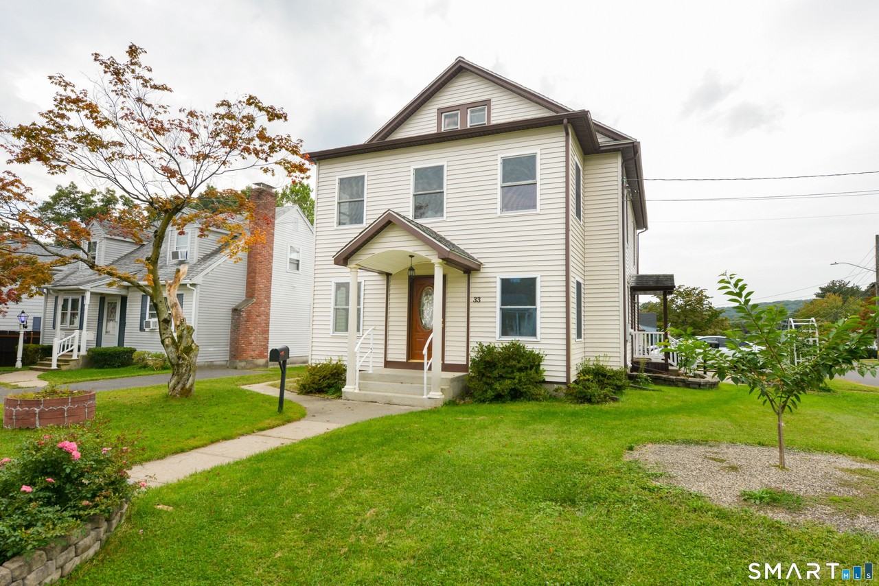 33 Zipp Ave - Photo 3 of 24