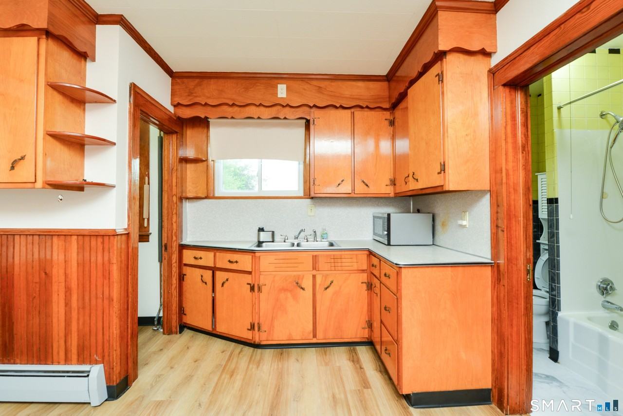 33 Zipp Ave - Photo 4 of 24