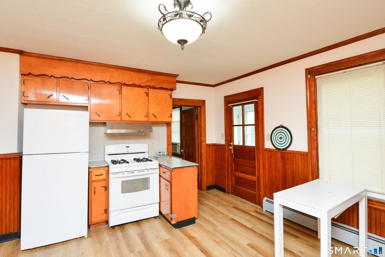 33 Zipp Ave - Photo 6 of 24