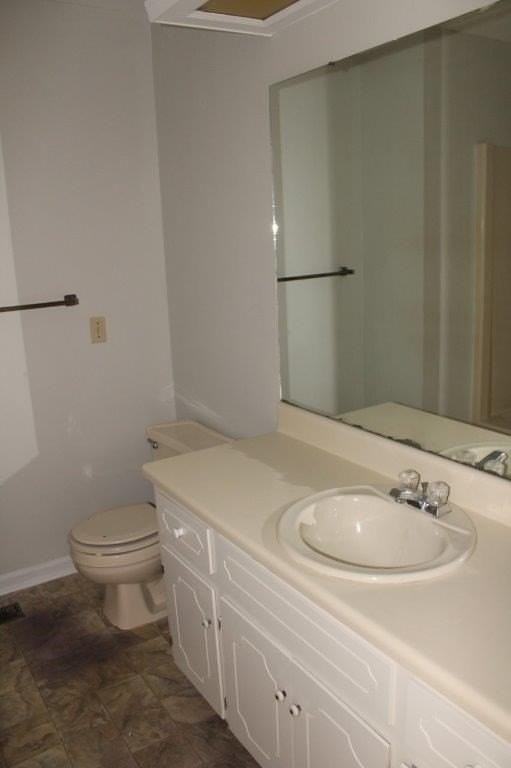 107 Woodleigh Rd Apt 4 - Photo 6 of 8