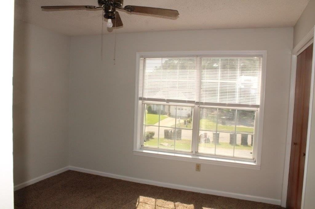 107 Woodleigh Rd Apt 4 - Photo 7 of 8