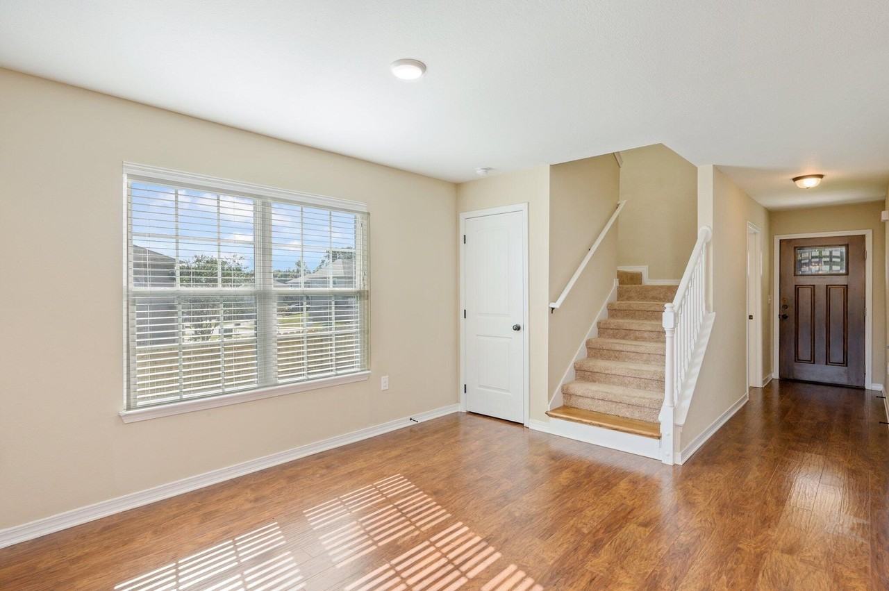 198 Wainwright Dr - Photo 6 of 35