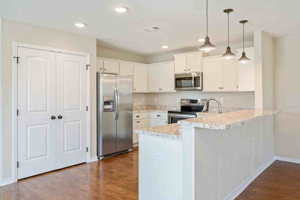 198 Wainwright Dr - Photo 7 of 35