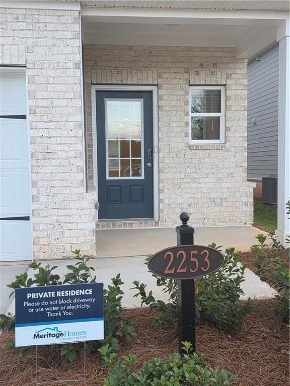 2253 Martin Spring Bnd - Photo 2 of 39