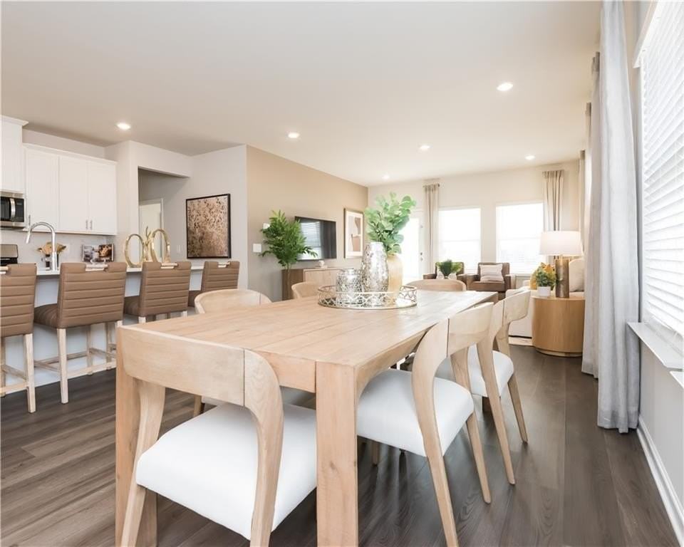 2253 Martin Spring Bnd - Photo 5 of 39