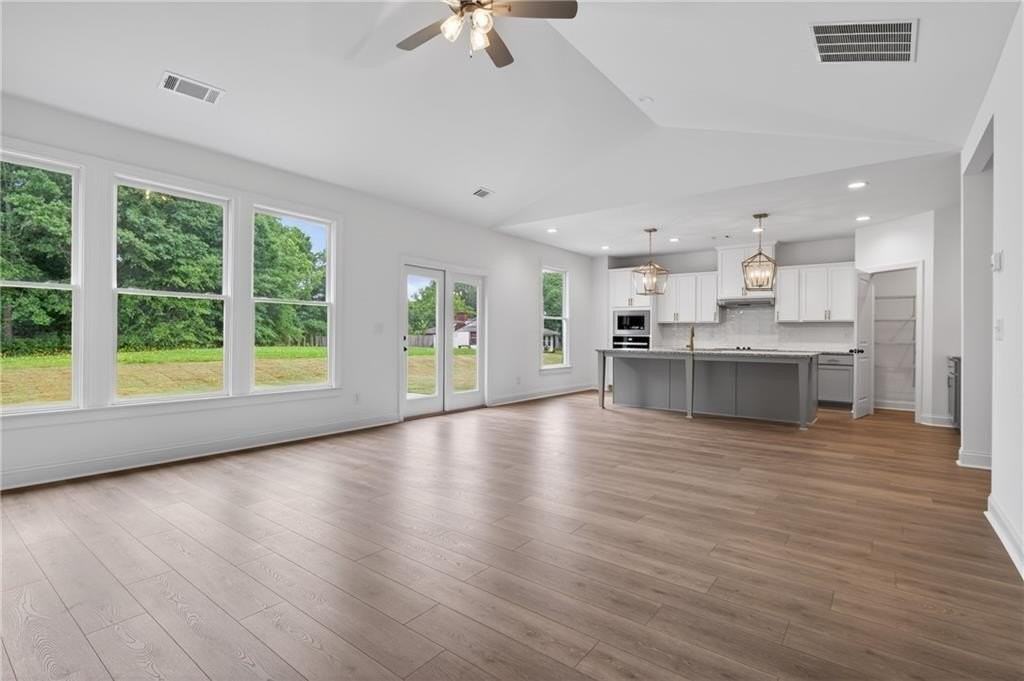 69 Stanley Dr - Photo 4 of 49