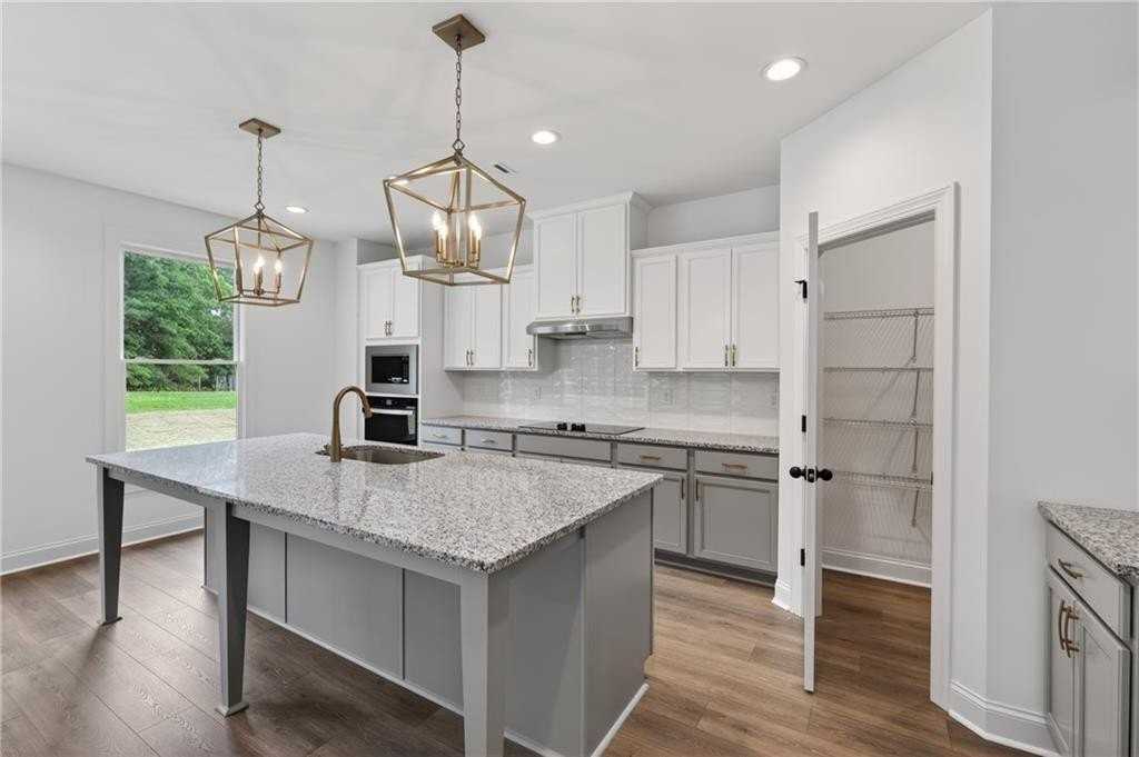 69 Stanley Dr - Photo 7 of 49