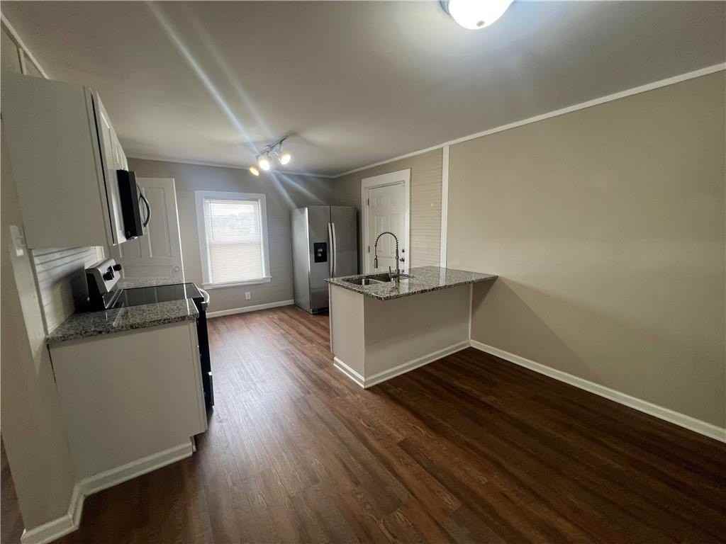 21 Highland St - Photo 3 of 8