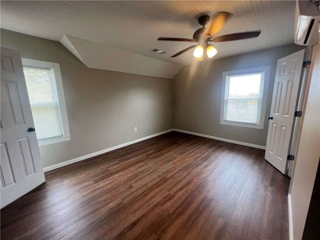 21 Highland St - Photo 6 of 8