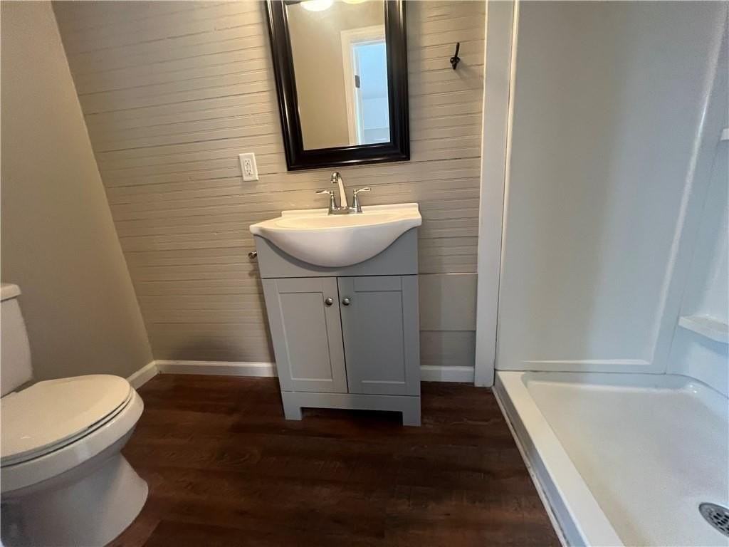 21 Highland St - Photo 7 of 8