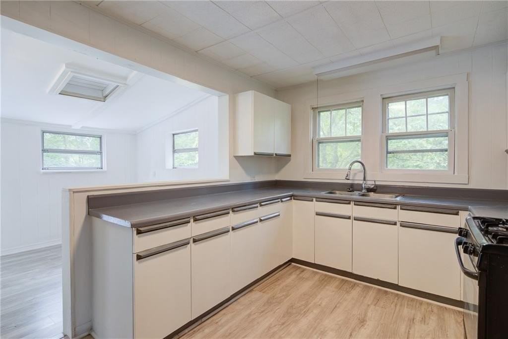 7985 Midway Rd - Photo 5 of 27