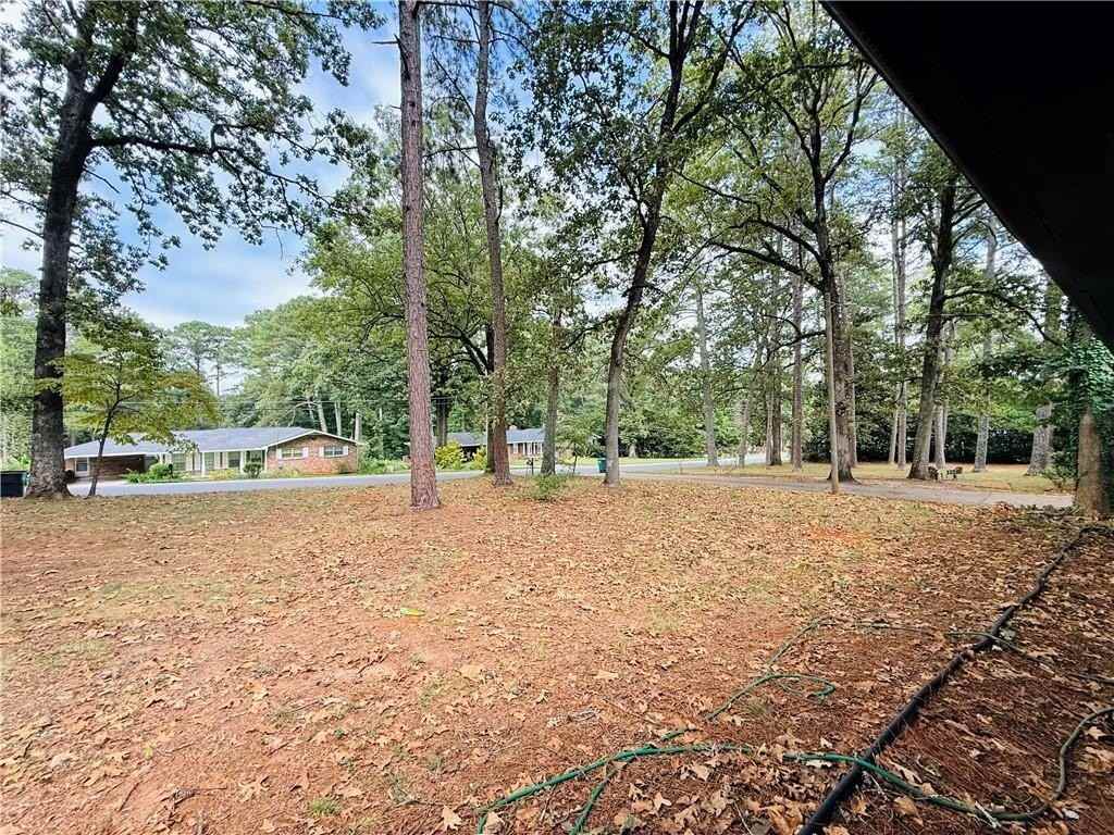 5456 Brownlee Rd - Photo 3 of 40