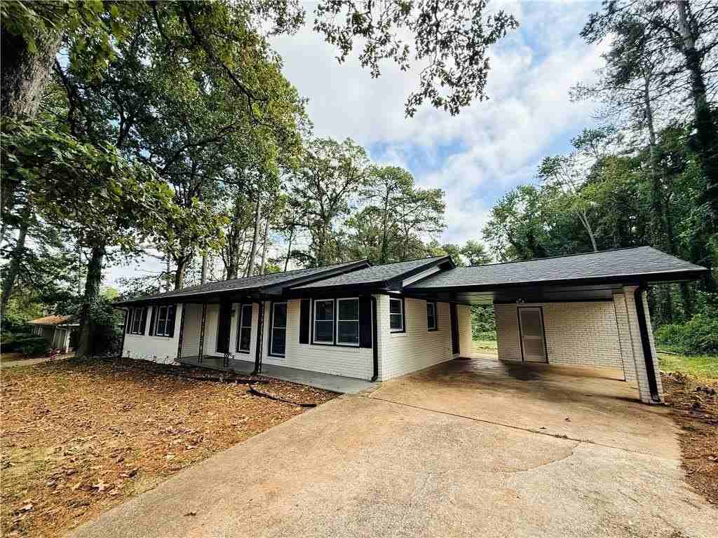5456 Brownlee Rd - Photo 4 of 40