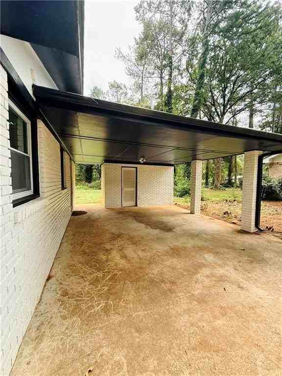 5456 Brownlee Rd - Photo 6 of 40