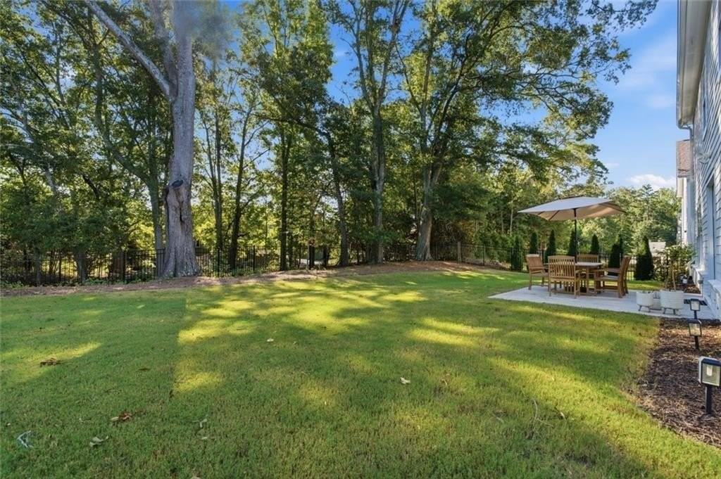 5045 Reserve Dr - Photo 2 of 40