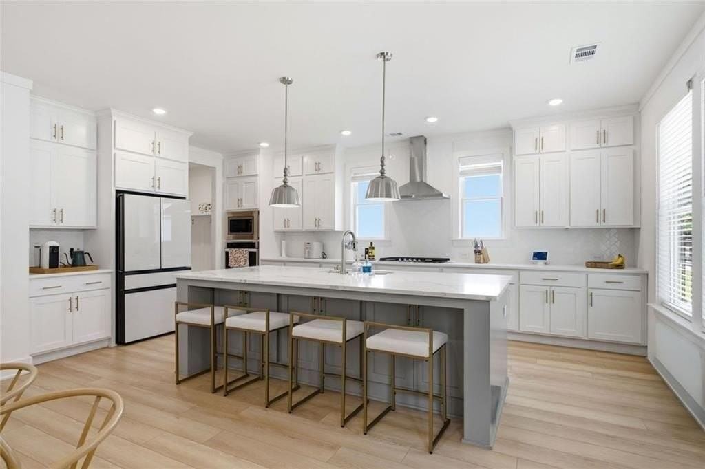 5045 Reserve Dr - Photo 4 of 40