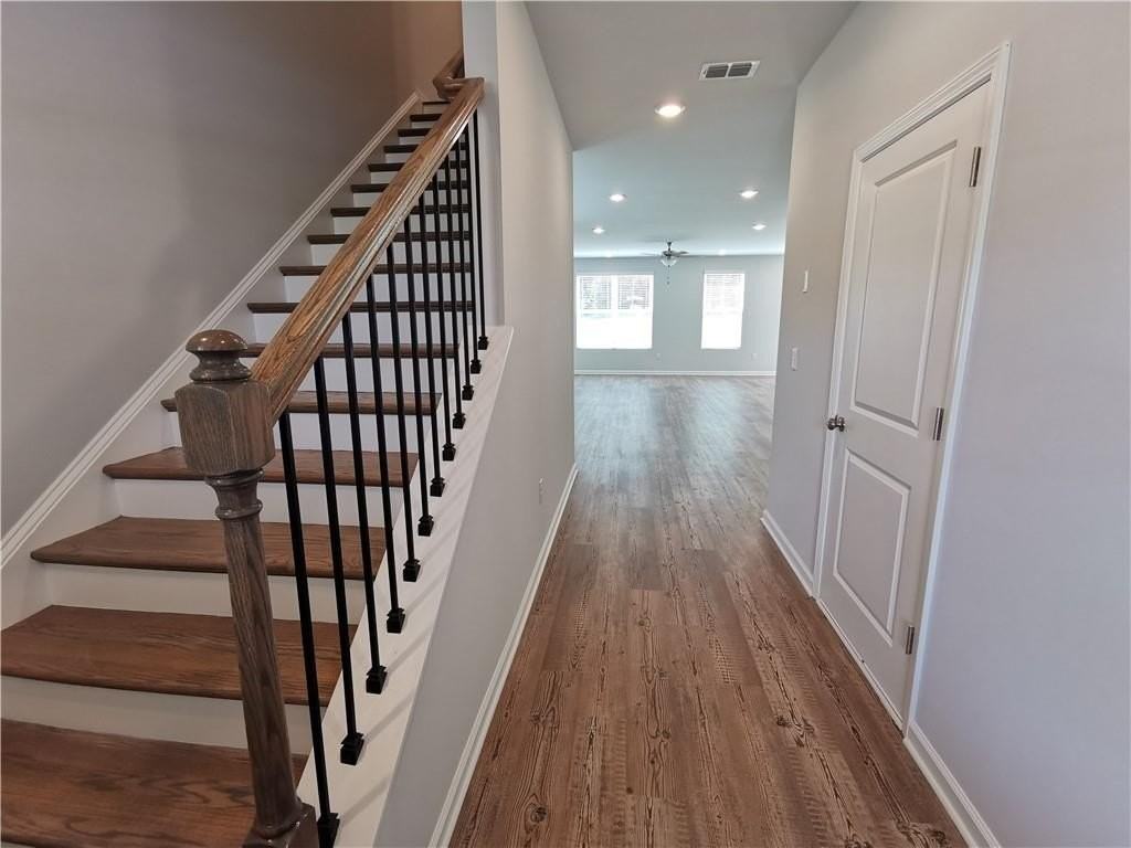 154 Green Love Ln - Photo 5 of 34