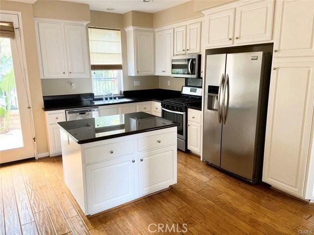 313 Tall Oak - Photo 3 of 8