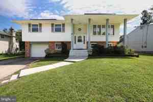 featured image of 15 Knollwood Dr