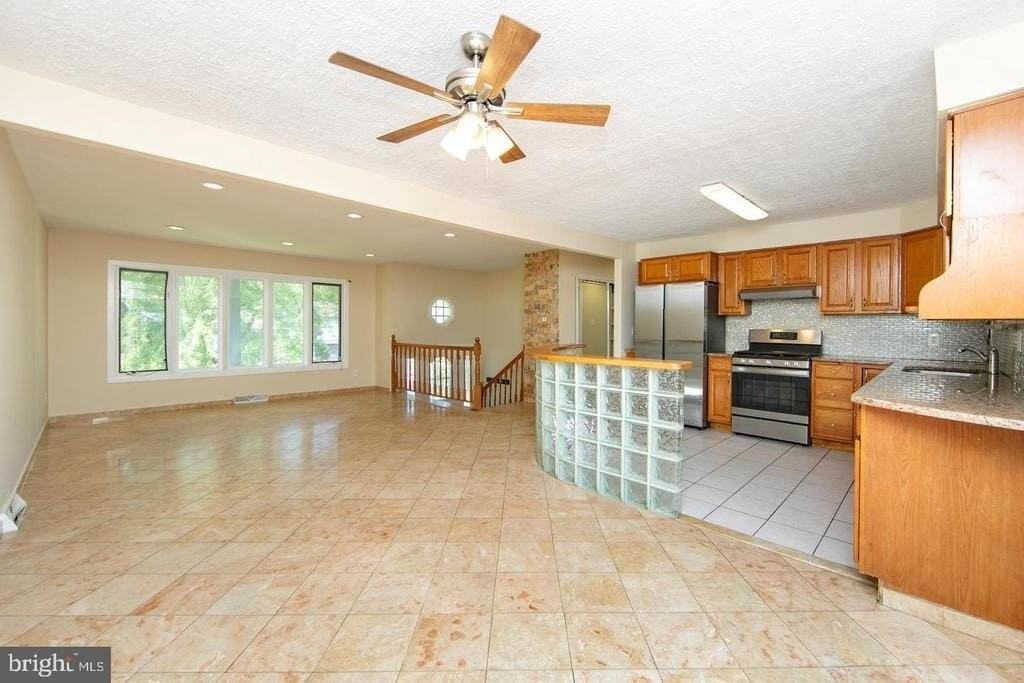 15 Knollwood Dr - Photo 3 of 29
