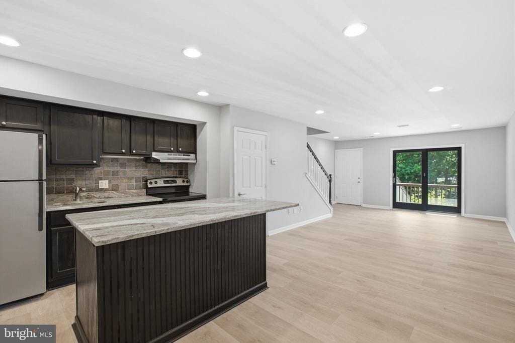27-B Darien - Photo 3 of 45