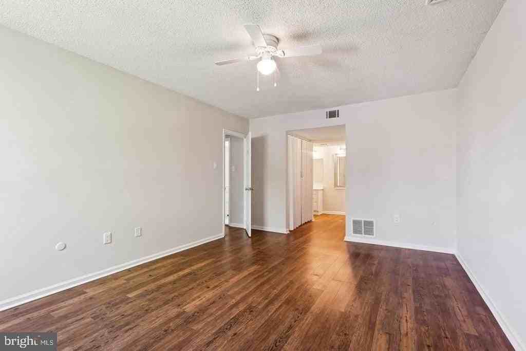 106 Harvest Ln - Photo 5 of 14