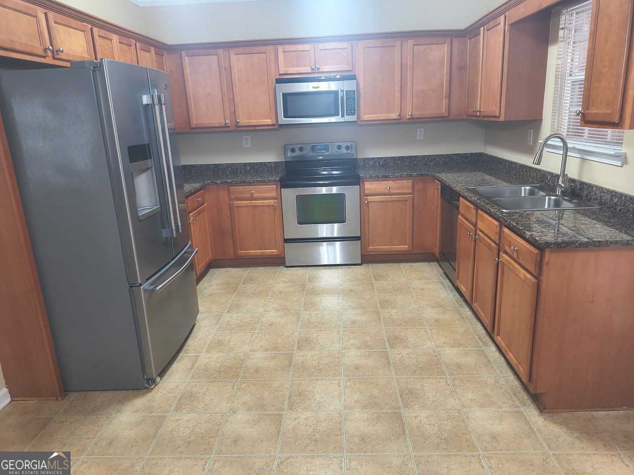 221 Polo Ln - Photo 4 of 17