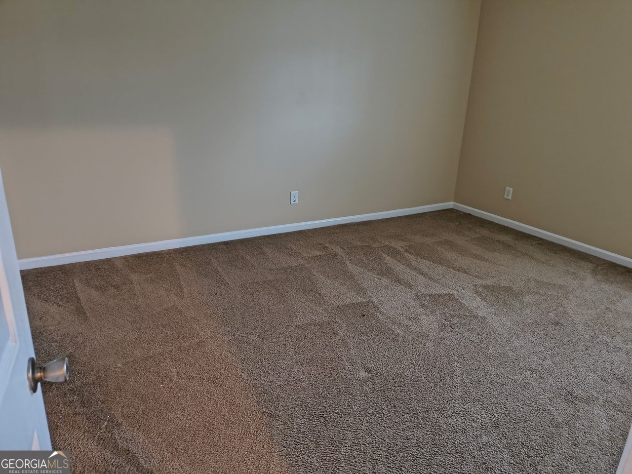 221 Polo Ln - Photo 7 of 17