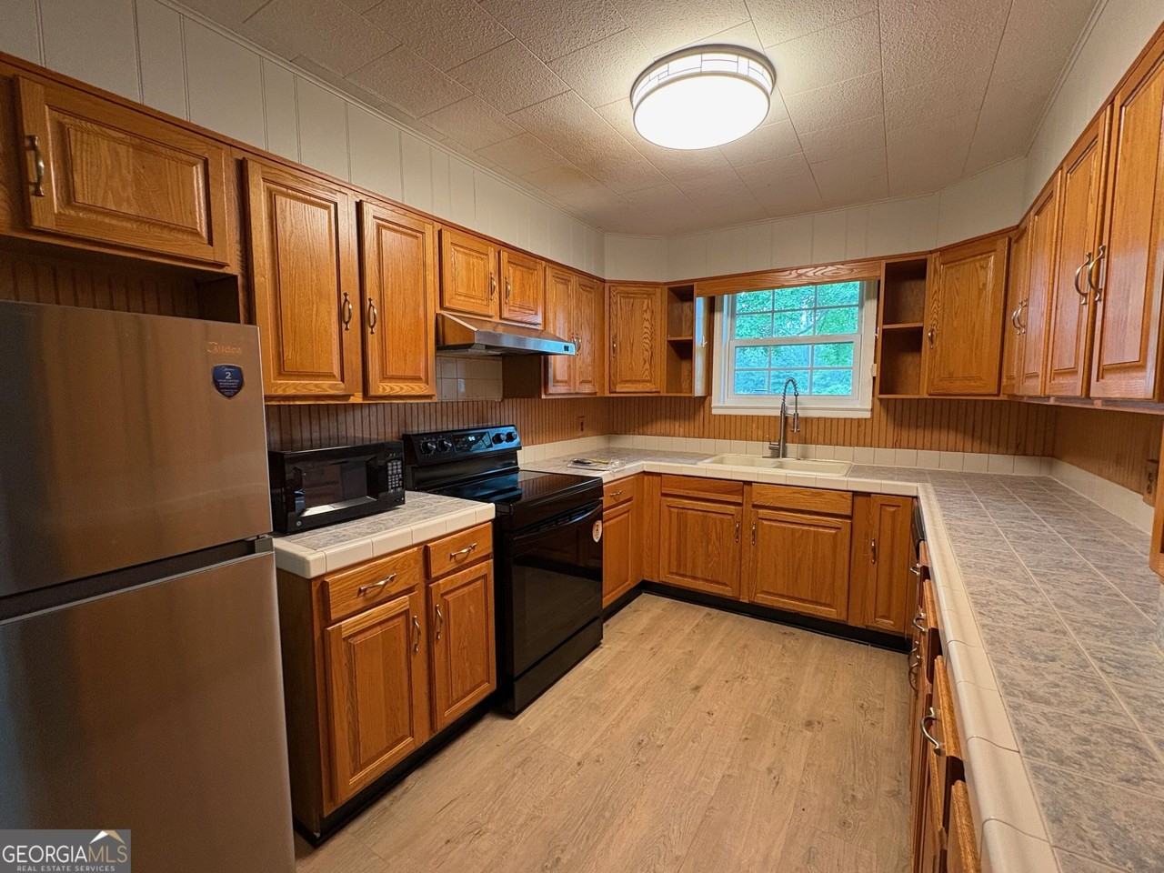 106 Cherry St - Photo 3 of 20