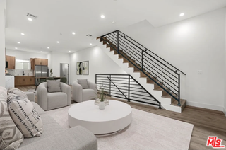 4443 Auckland Ave - Photo 4 of 8
