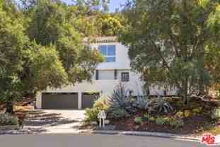 11 Bridle Ln - Photo 1 of 1