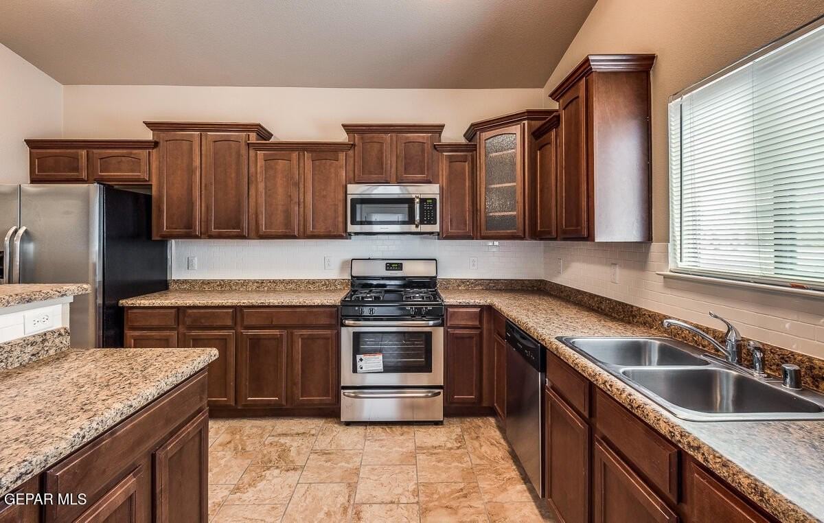 14340 Apache Point Dr - Photo 4 of 18