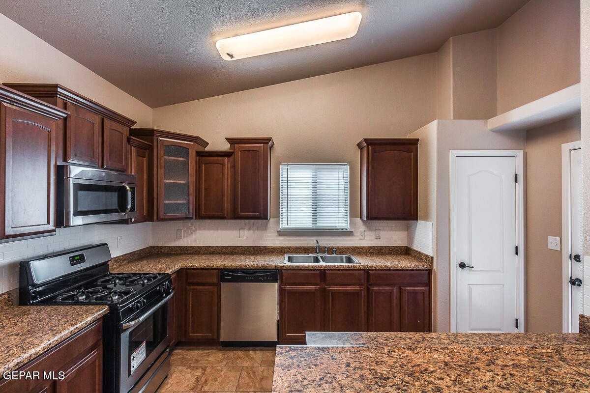 14340 Apache Point Dr - Photo 5 of 18