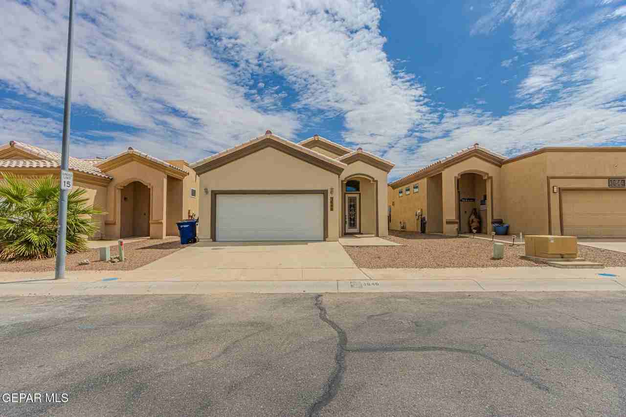 3646 Grand Bahamas Dr - Photo 2 of 23