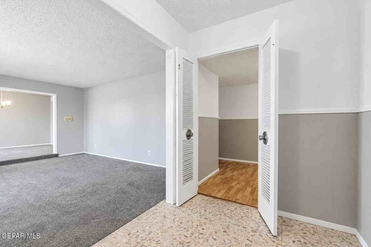 9101 Turrentine Dr - Photo 5 of 31