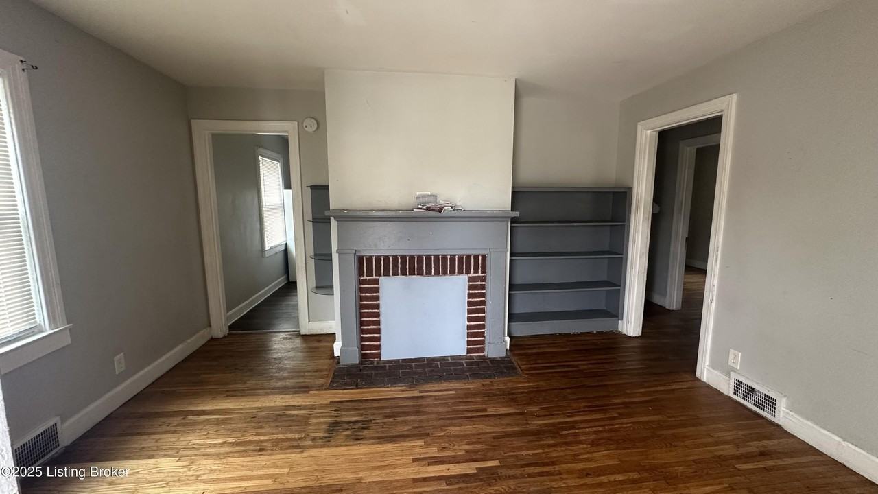 2110 Burwell Ave - Photo 2 of 15