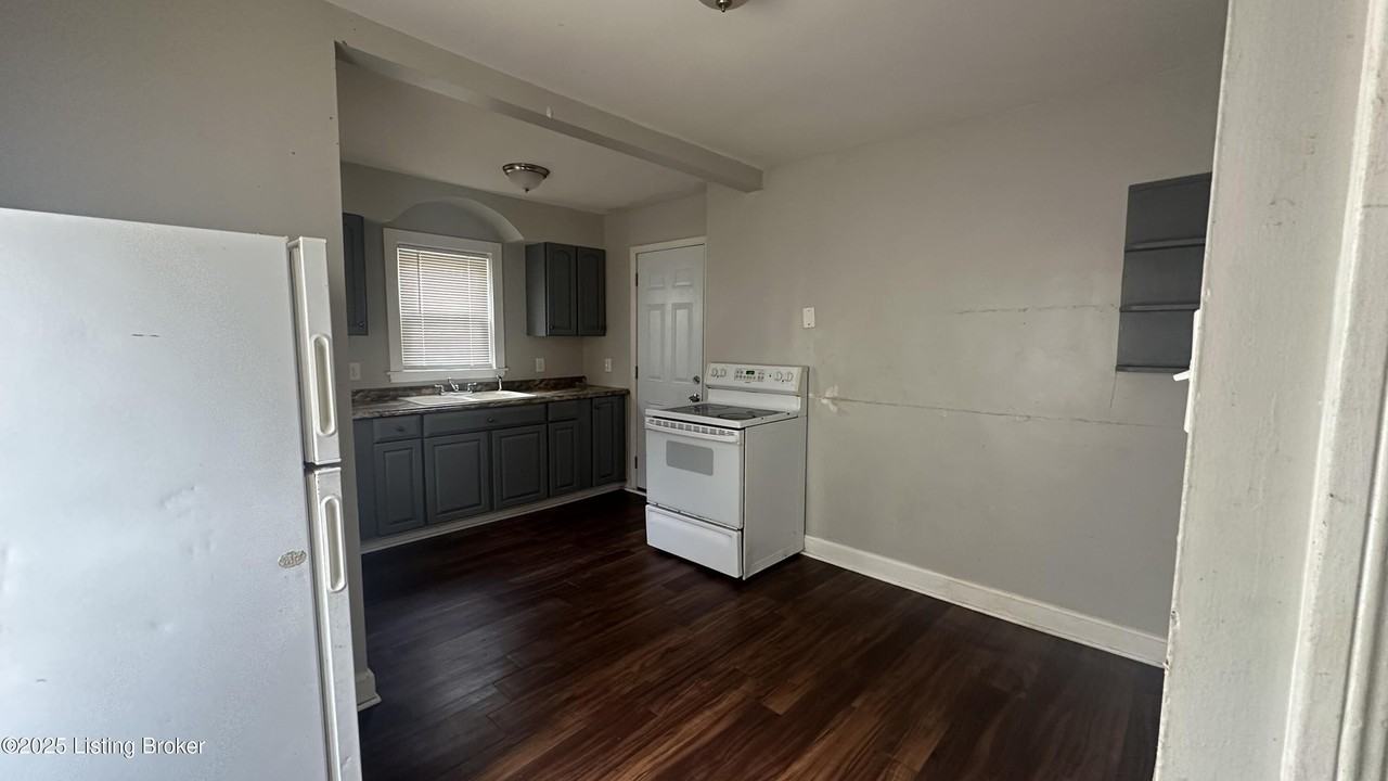 2110 Burwell Ave - Photo 6 of 15