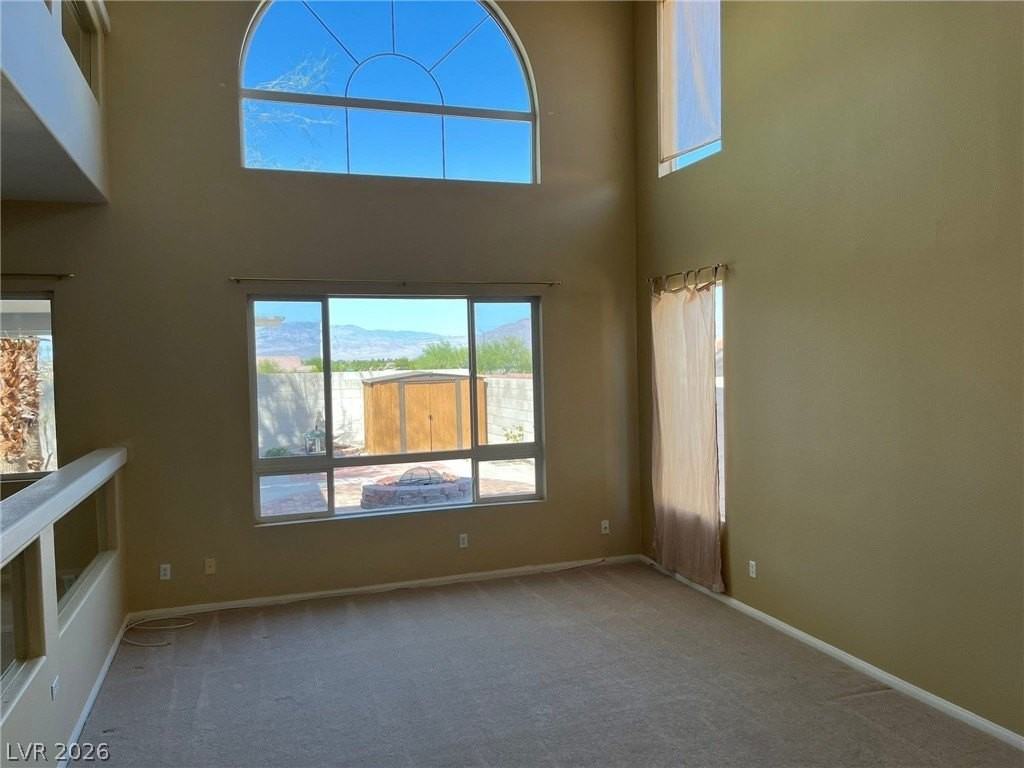 8640 Castle Hill Ave - Photo 7 of 50