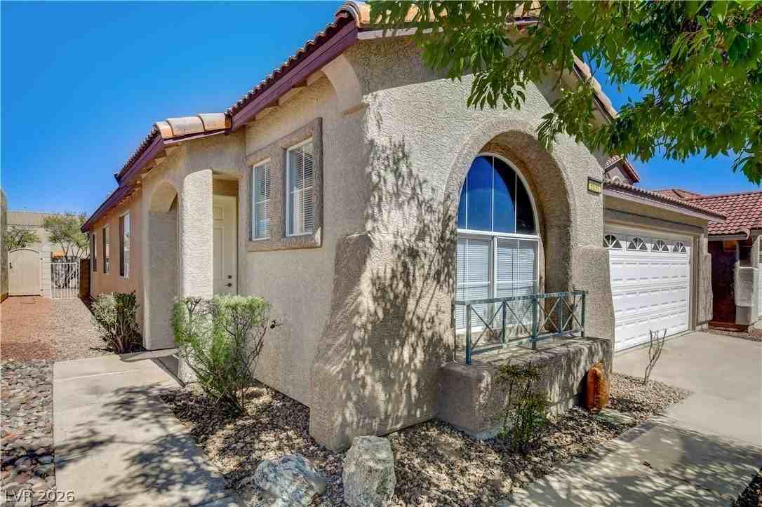 9890 Ridgehaven Ave - Photo 4 of 48