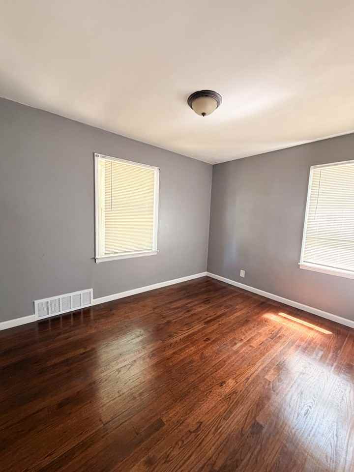 18467 Evergreen Rd #1 - Photo 7 of 10