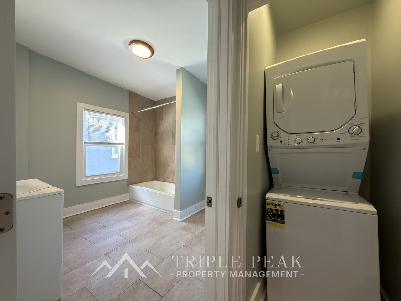 1031 Dekalb St #1 - Photo 5 of 19