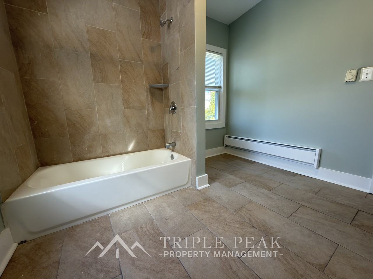 1031 Dekalb St #1 - Photo 6 of 19