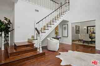2411 Benedict Canyon Dr - Photo 2 of 8