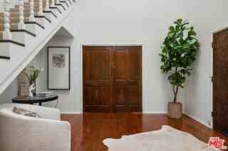 2411 Benedict Canyon Dr - Photo 4 of 8